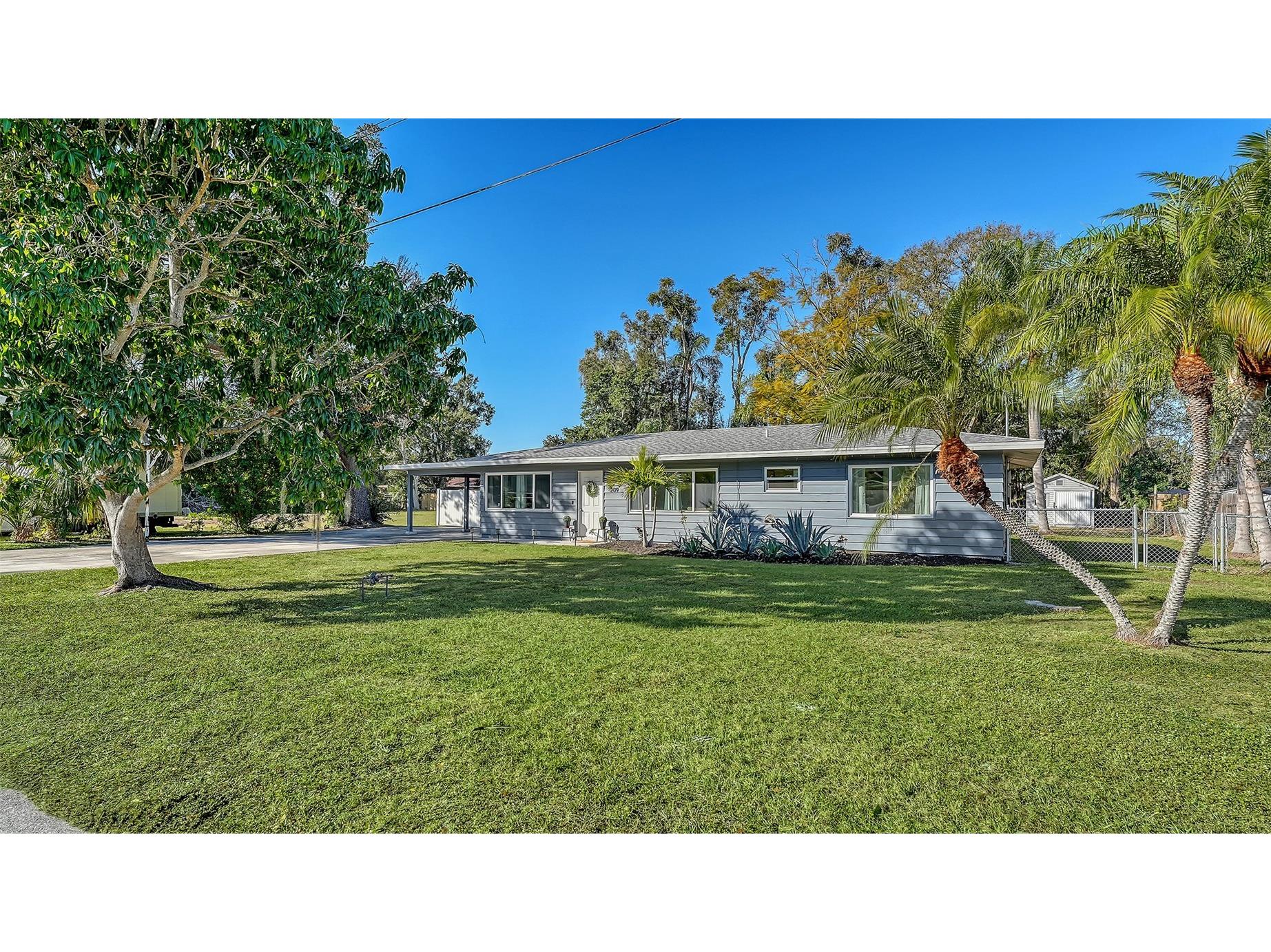 209 Briggs Court Sarasota FL 34237 A4676792 image38