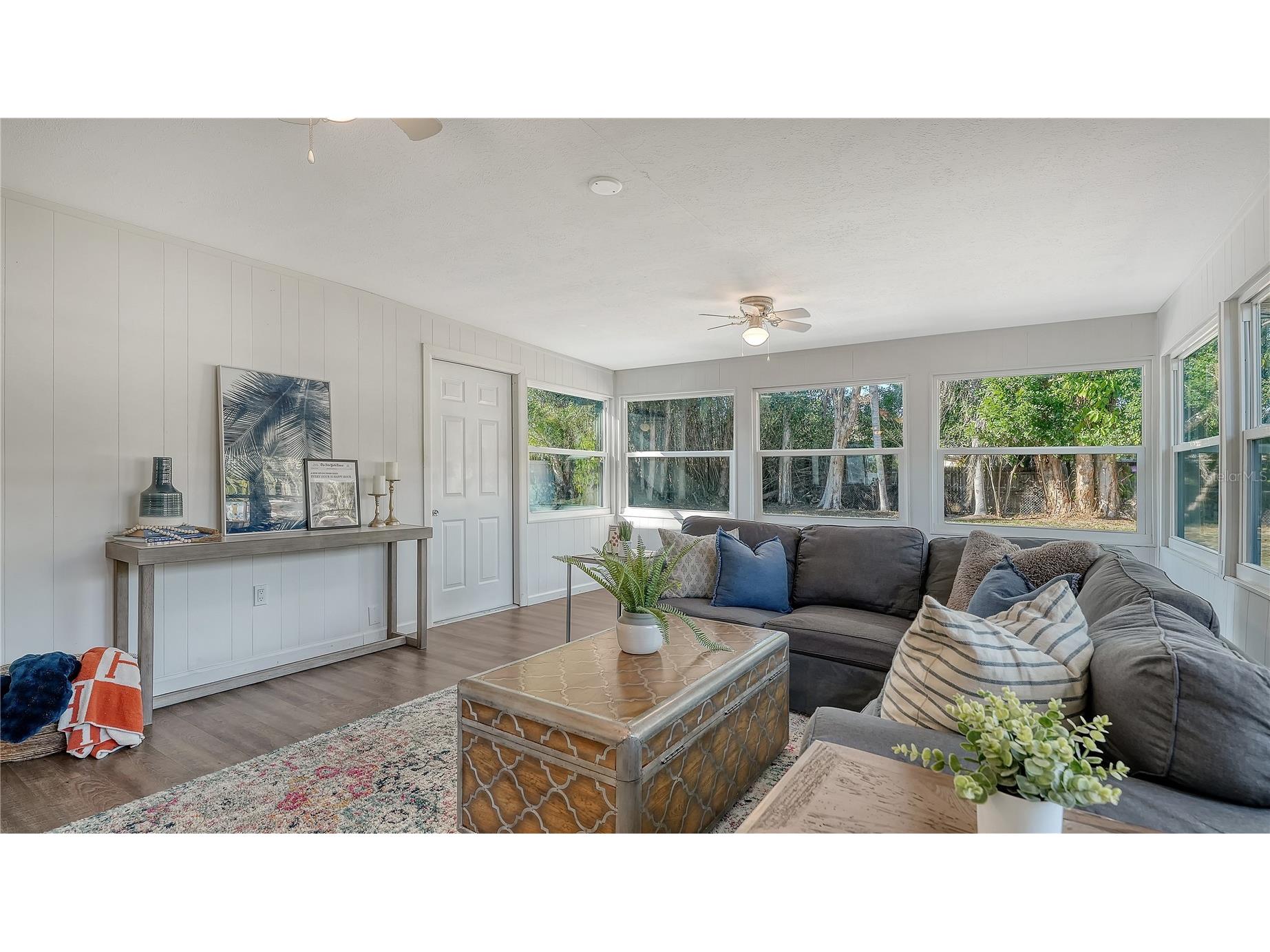 209 Briggs Court Sarasota FL 34237 A4691467 image14
