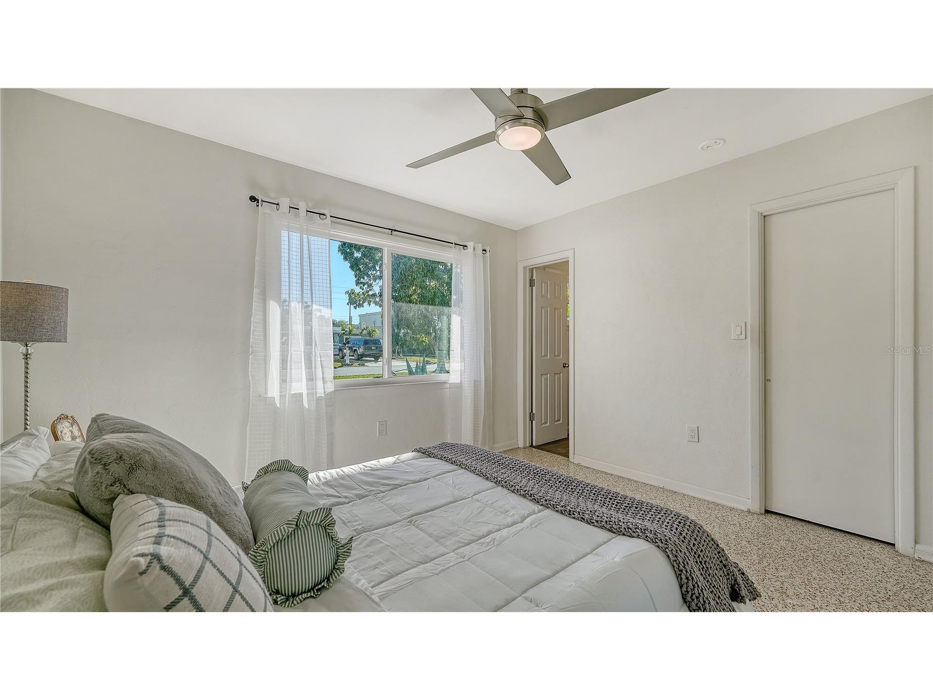 209 Briggs Court Sarasota FL 34237 A4691467 image17