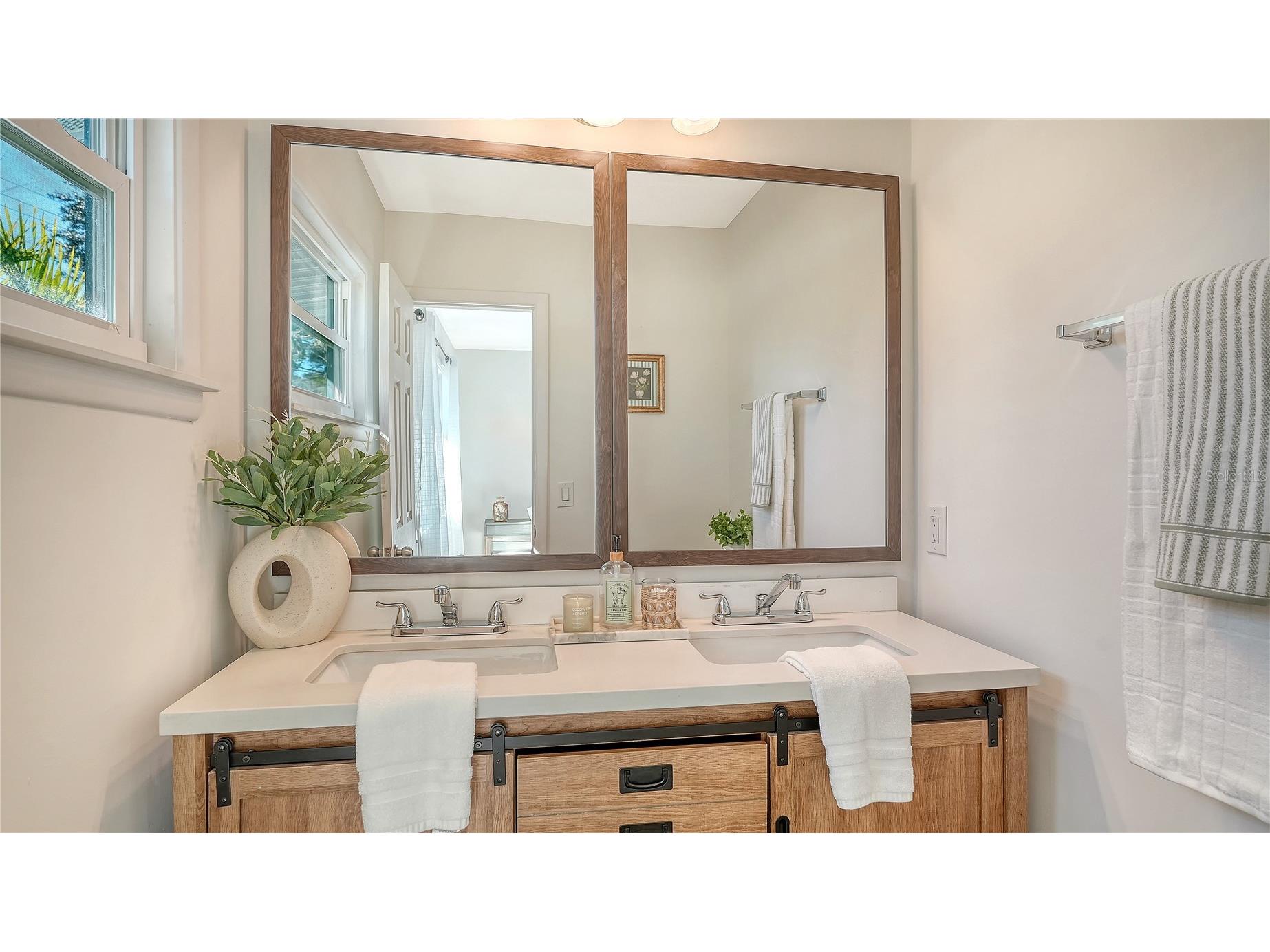 209 Briggs Court Sarasota FL 34237 A4691467 image19
