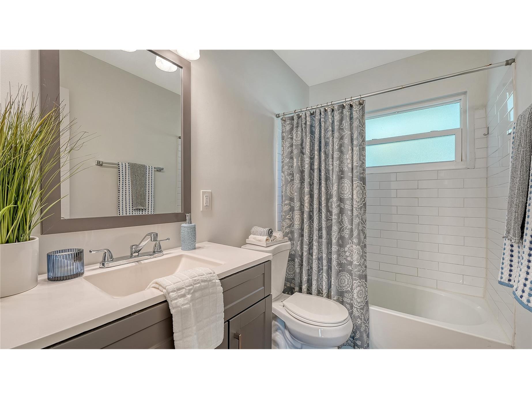 209 Briggs Court Sarasota FL 34237 A4691467 image23