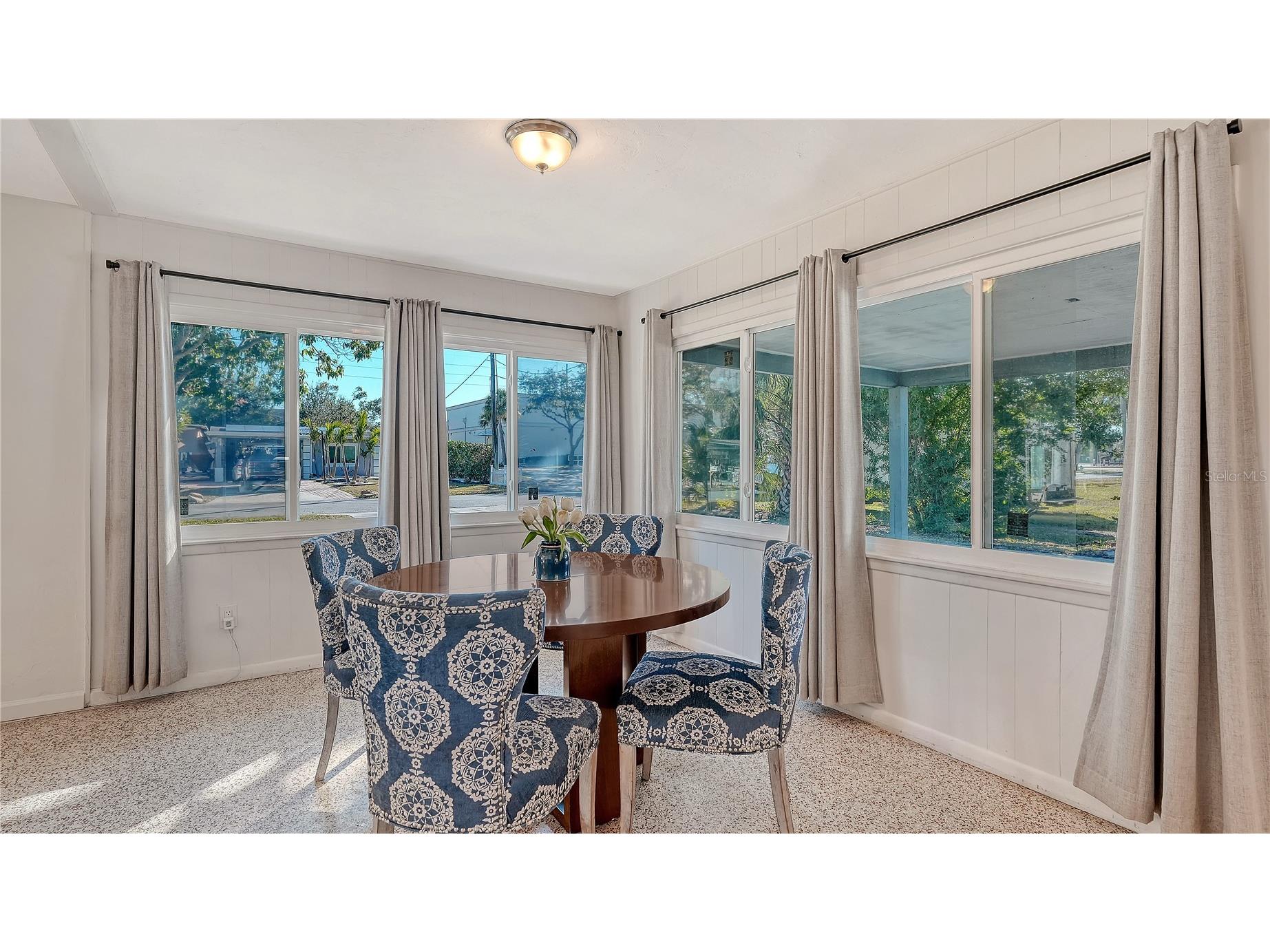 209 Briggs Court Sarasota FL 34237 A4691467 image6