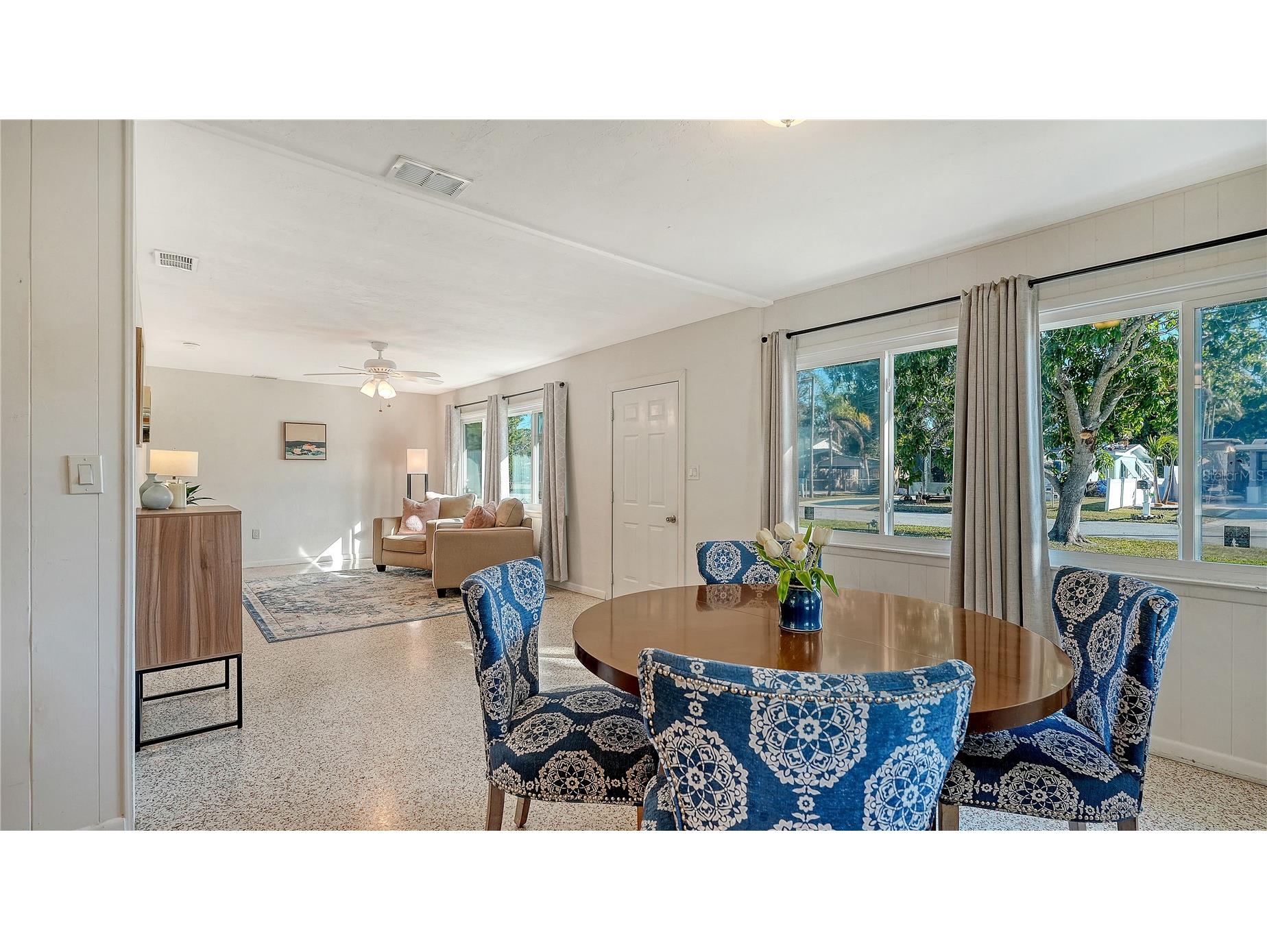 209 Briggs Court Sarasota FL 34237 A4691467 image7