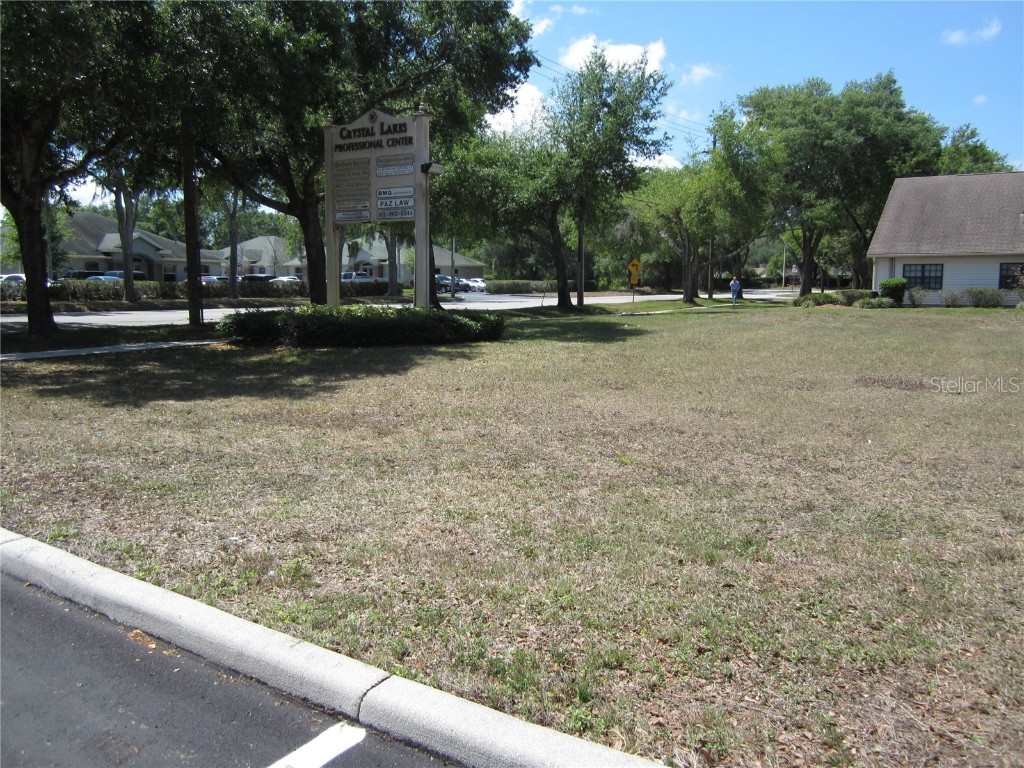 209 Crystal Grove Boulevard Lutz FL 33548 T3436373 image3