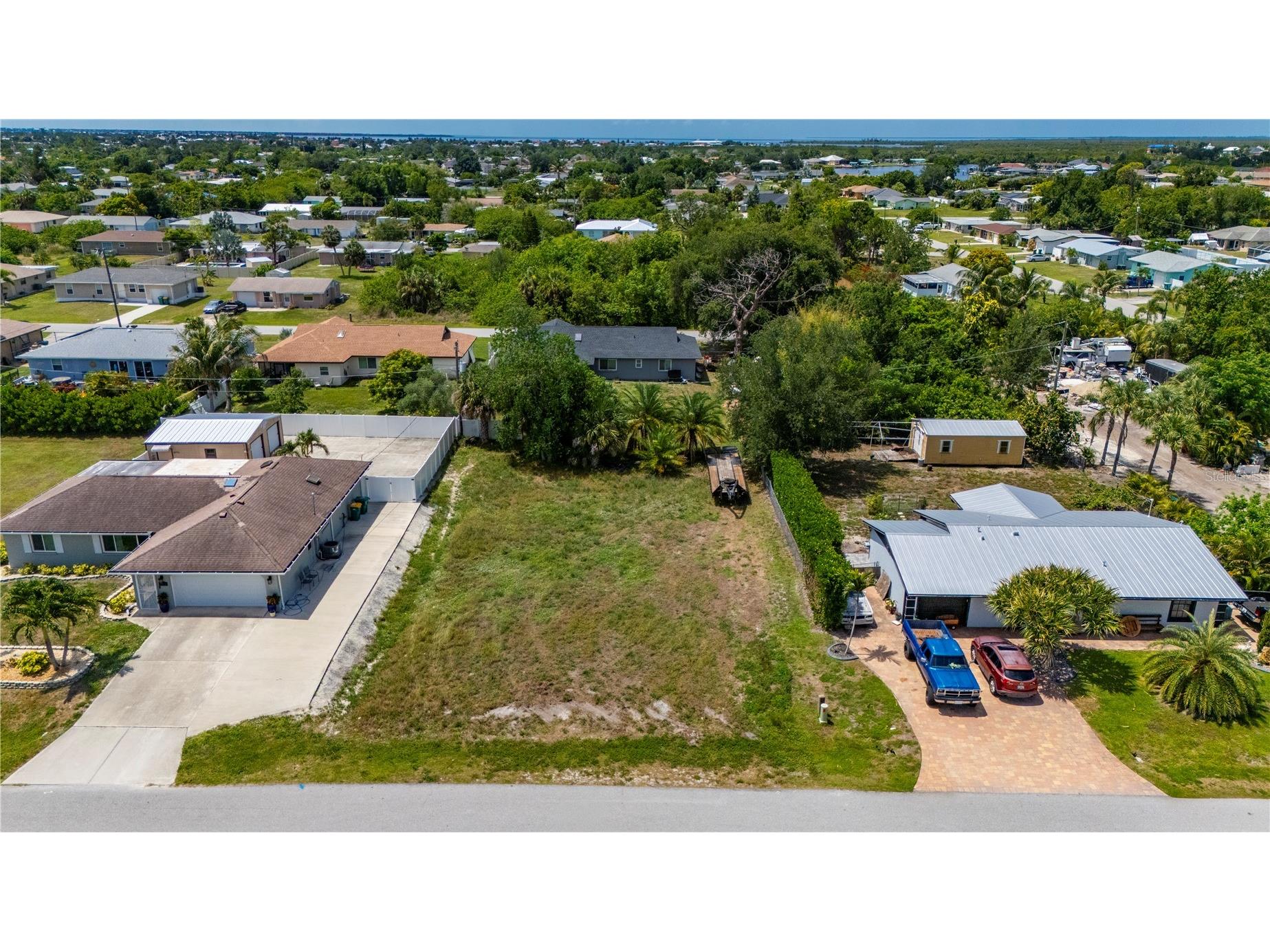 209 Cypress Avenue NW Port Charlotte FL 33952 C7527346 image1