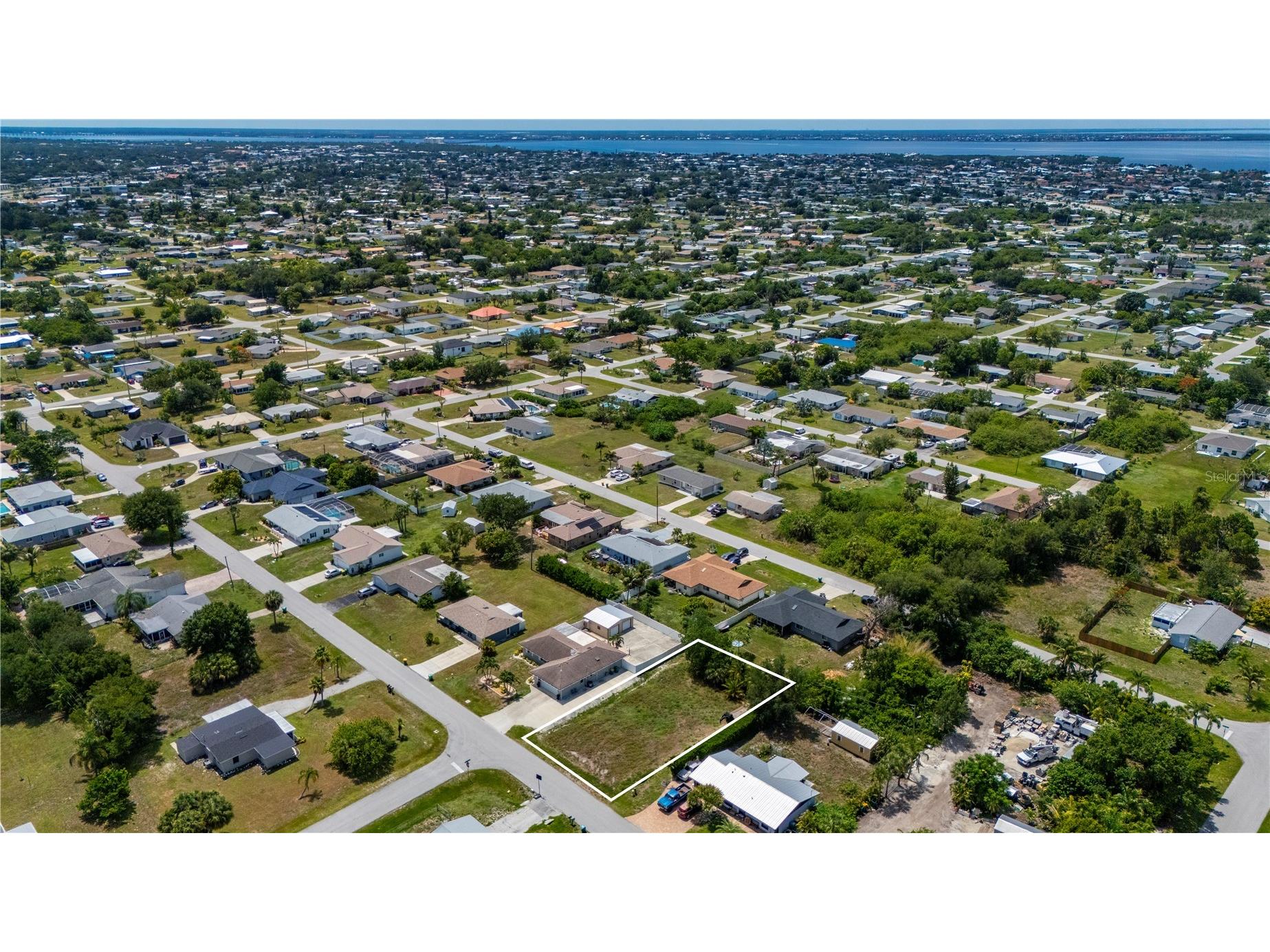 209 Cypress Avenue NW Port Charlotte FL 33952 C7527346 image4