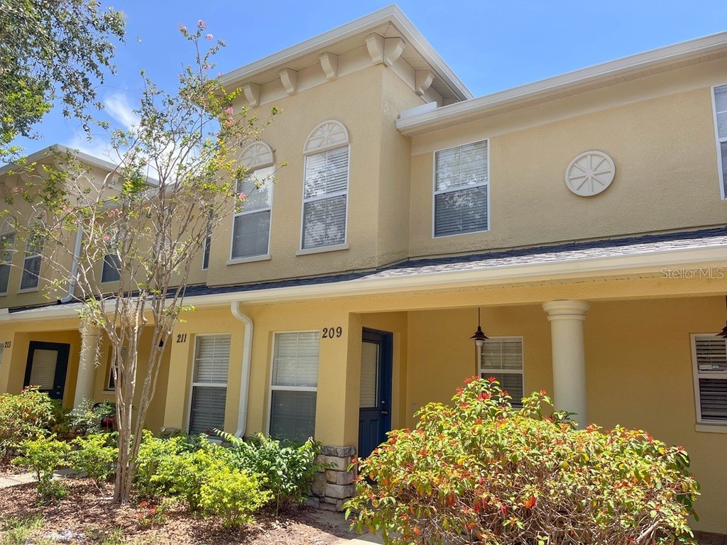 209 Dragons Fire Place Valrico FL 33594 A4632969 image1