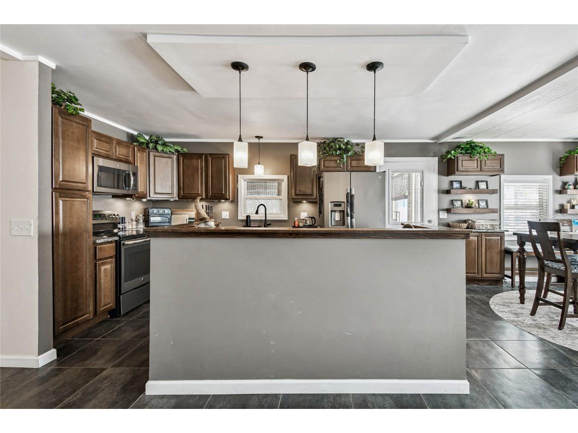 209 E 52nd Avenue Plaza E Bradenton FL 34203 TB8440189 image9