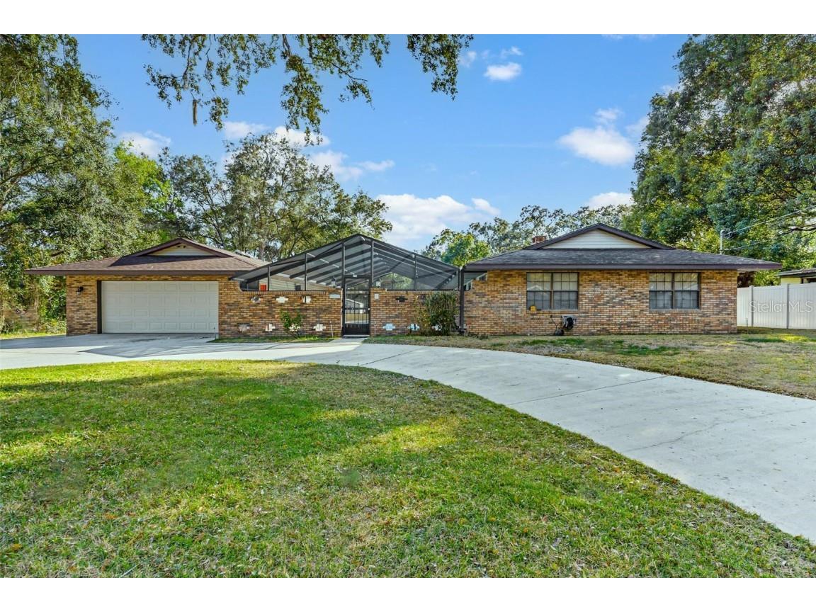 209 E Catawba Street Fruitland Park FL 34731 G5077975 image1