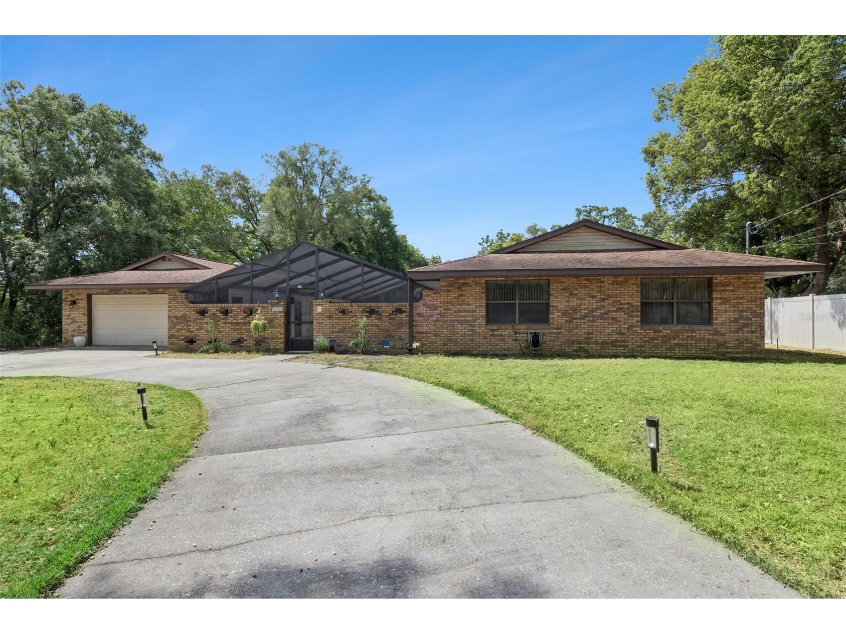 209 E Catawba Street Fruitland Park FL 34731 O6403785 image2