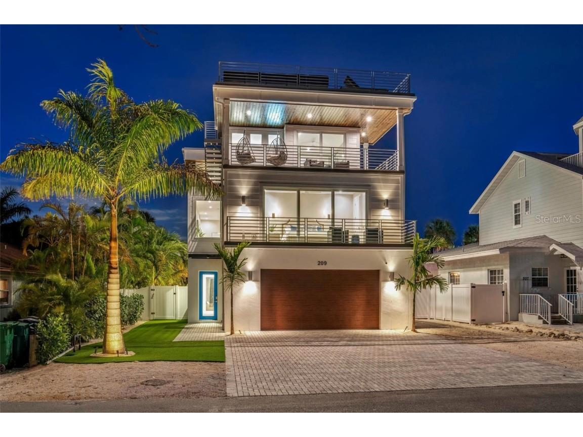 209 Elm Avenue Anna Maria FL 34216 A4600363 image1