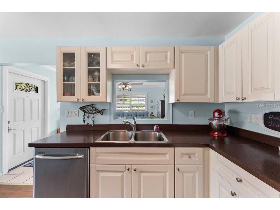 209 Emerald Lane Largo FL 33771 TB8409457 image16