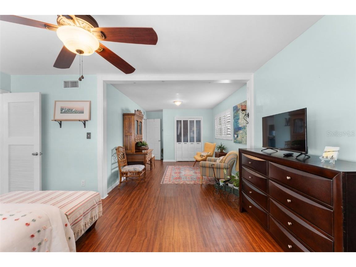 209 Emerald Lane Largo FL 33771 TB8409457 image32