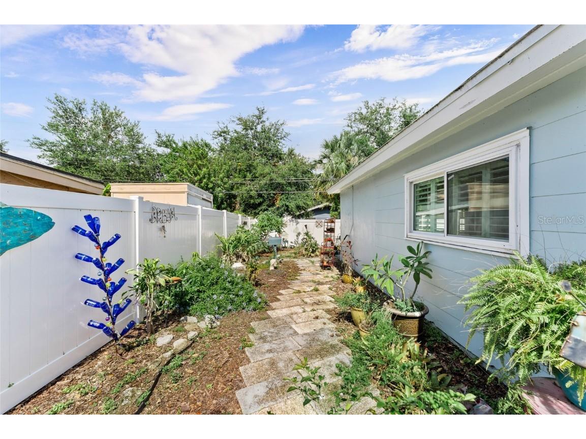 209 Emerald Lane Largo FL 33771 TB8409457 image43