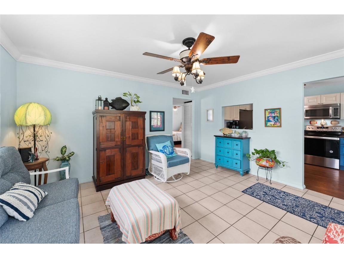 209 Emerald Lane Largo FL 33771 TB8409457 image5