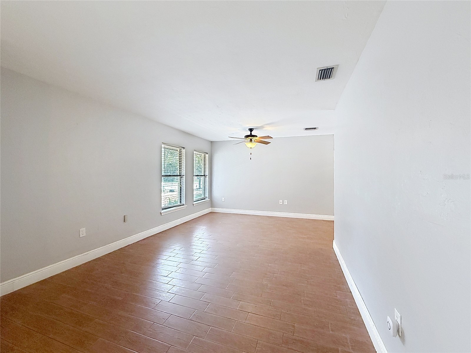 209 First Street Tavares FL 32778 S5142540 image10
