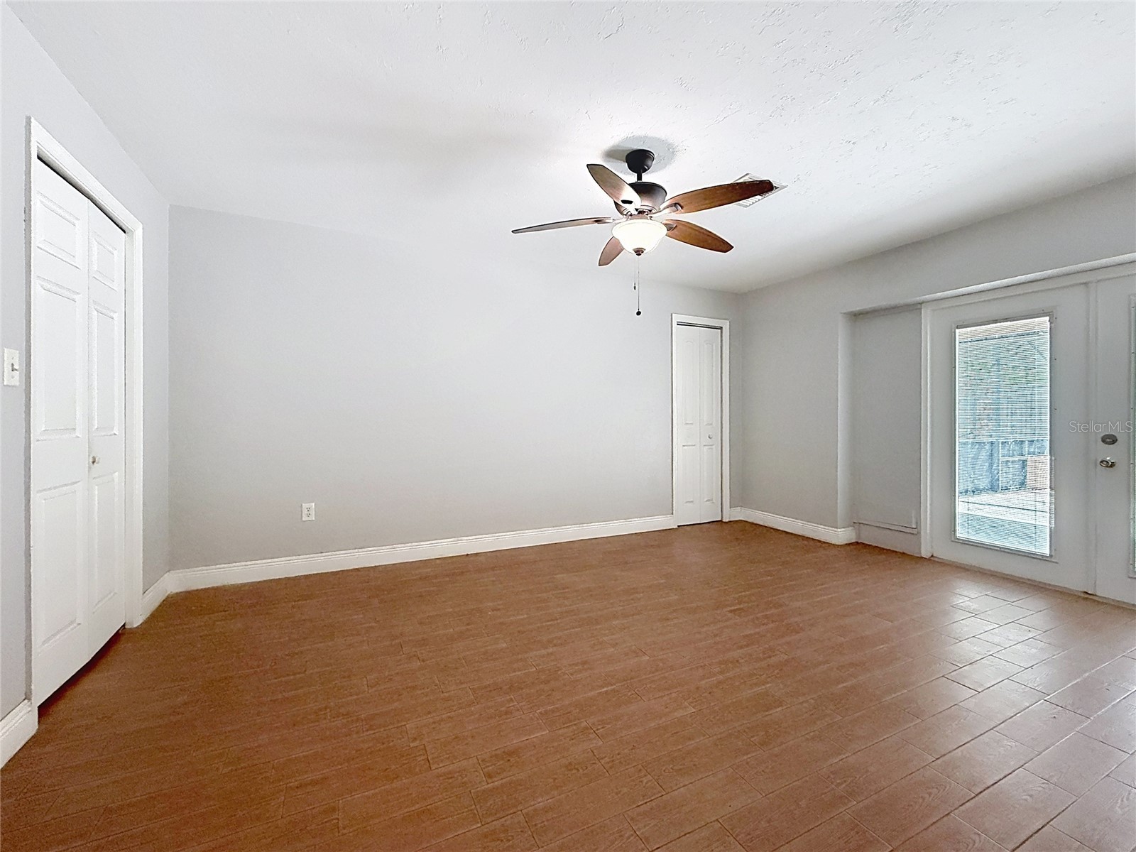 209 First Street Tavares FL 32778 S5142540 image11