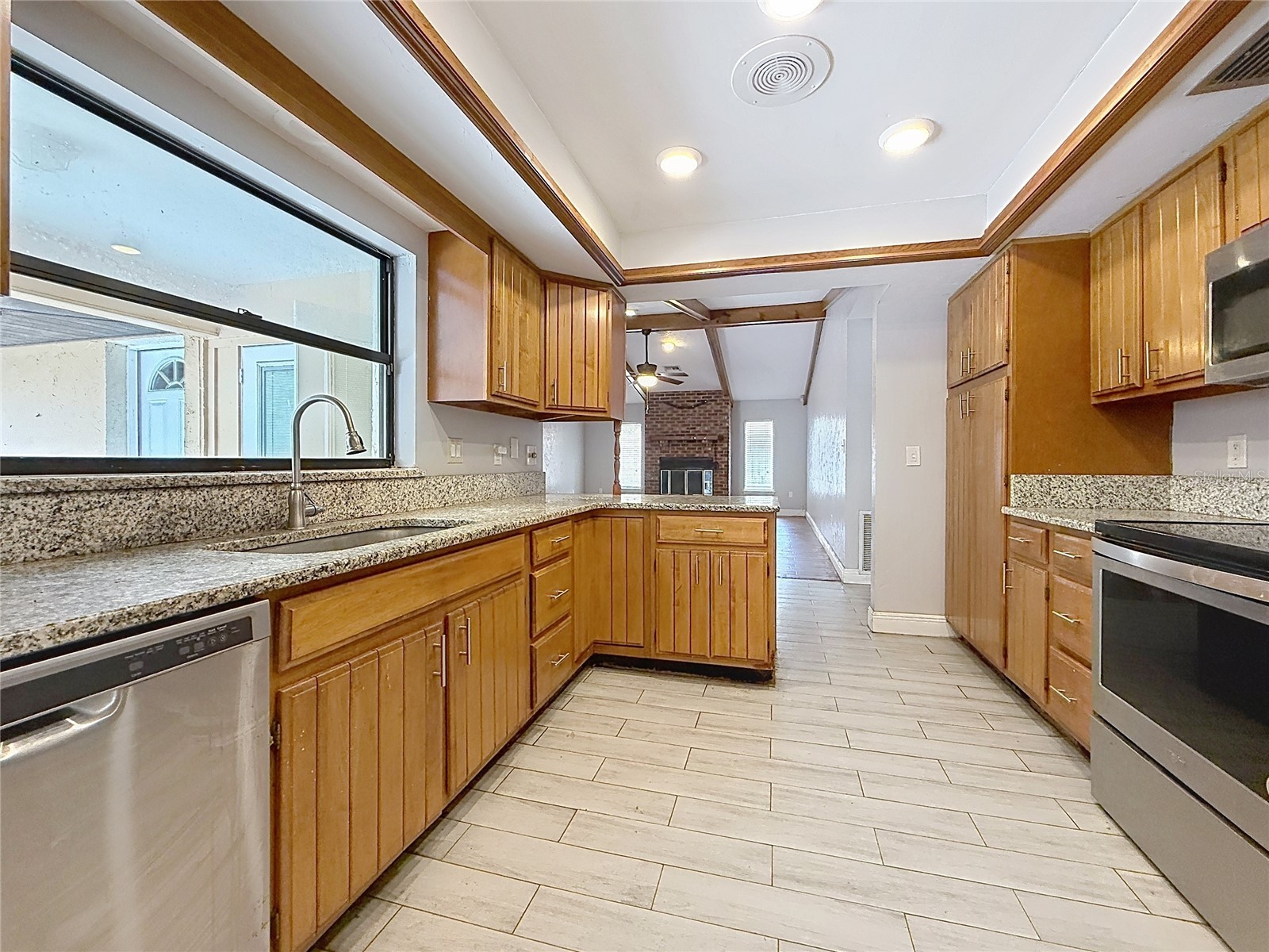 209 First Street Tavares FL 32778 S5142540 image14