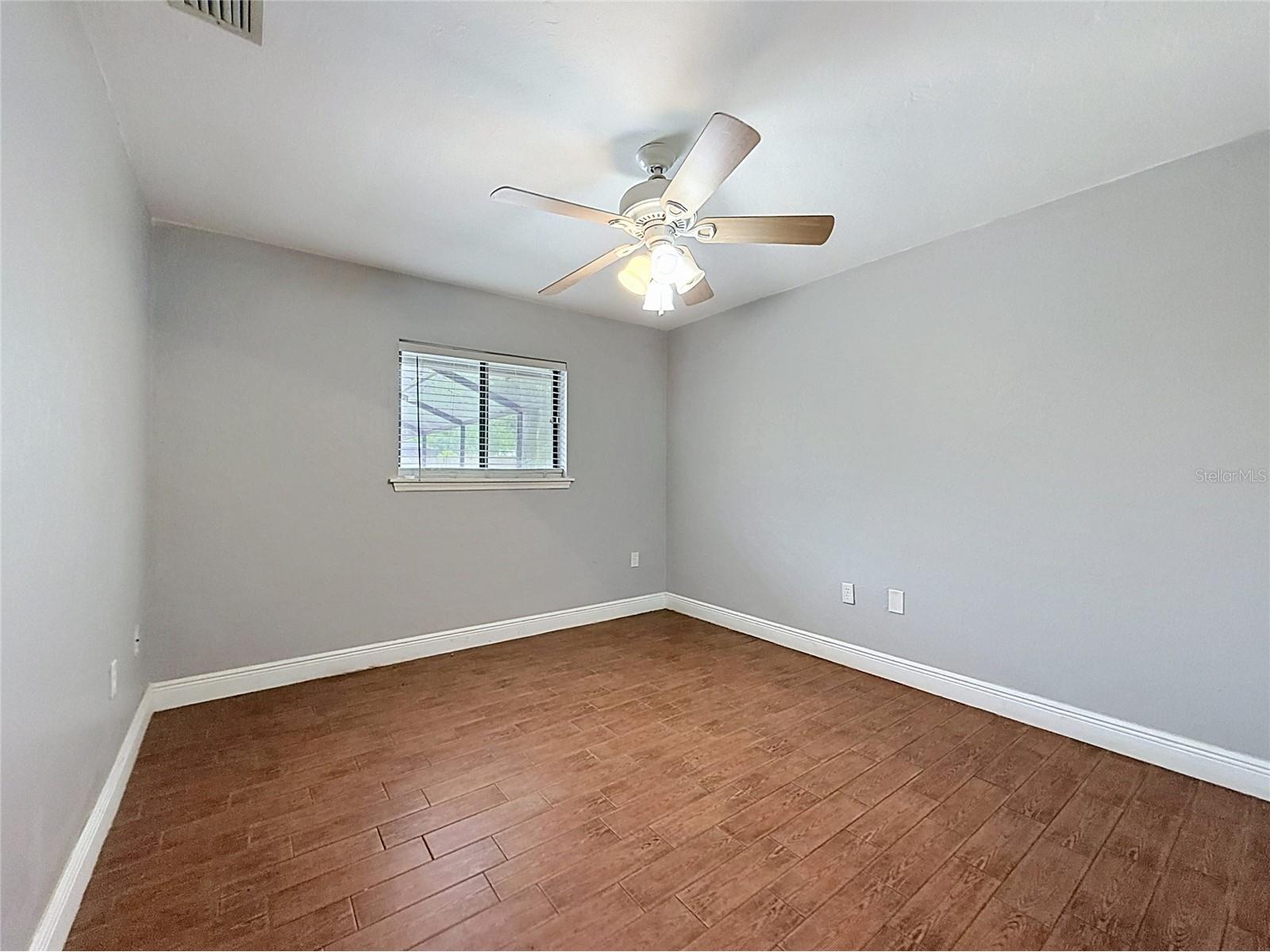 209 First Street Tavares FL 32778 S5142540 image19