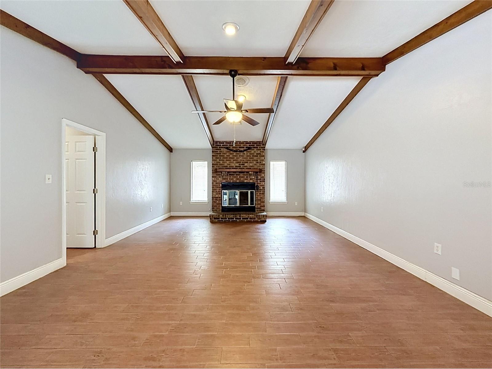 209 First Street Tavares FL 32778 S5142540 image9