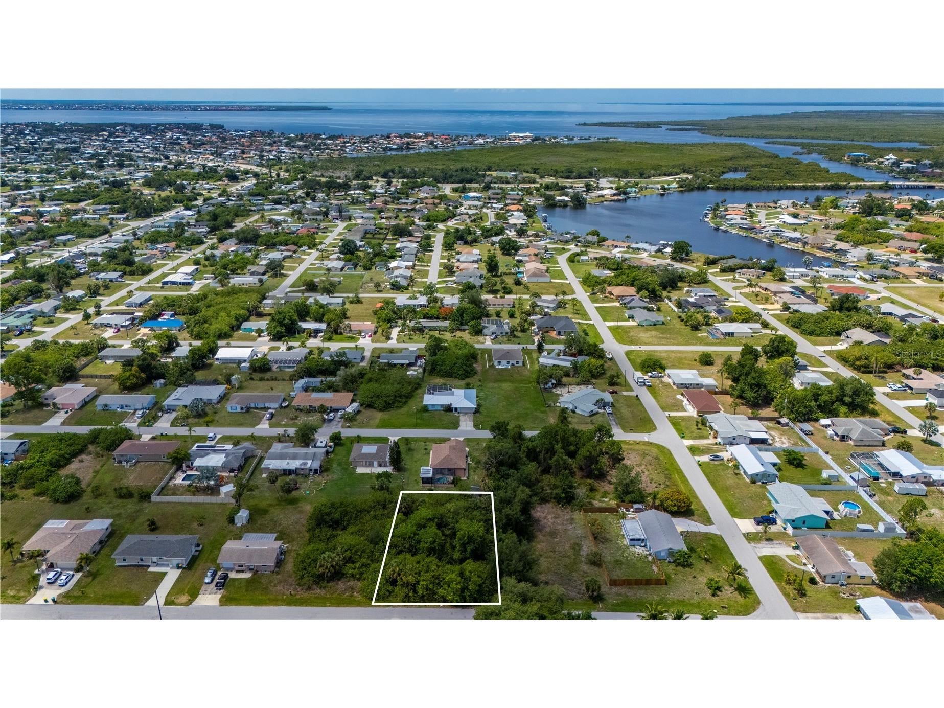 209 Forrest Avenue NW Port Charlotte FL 33952 C7527347 image1