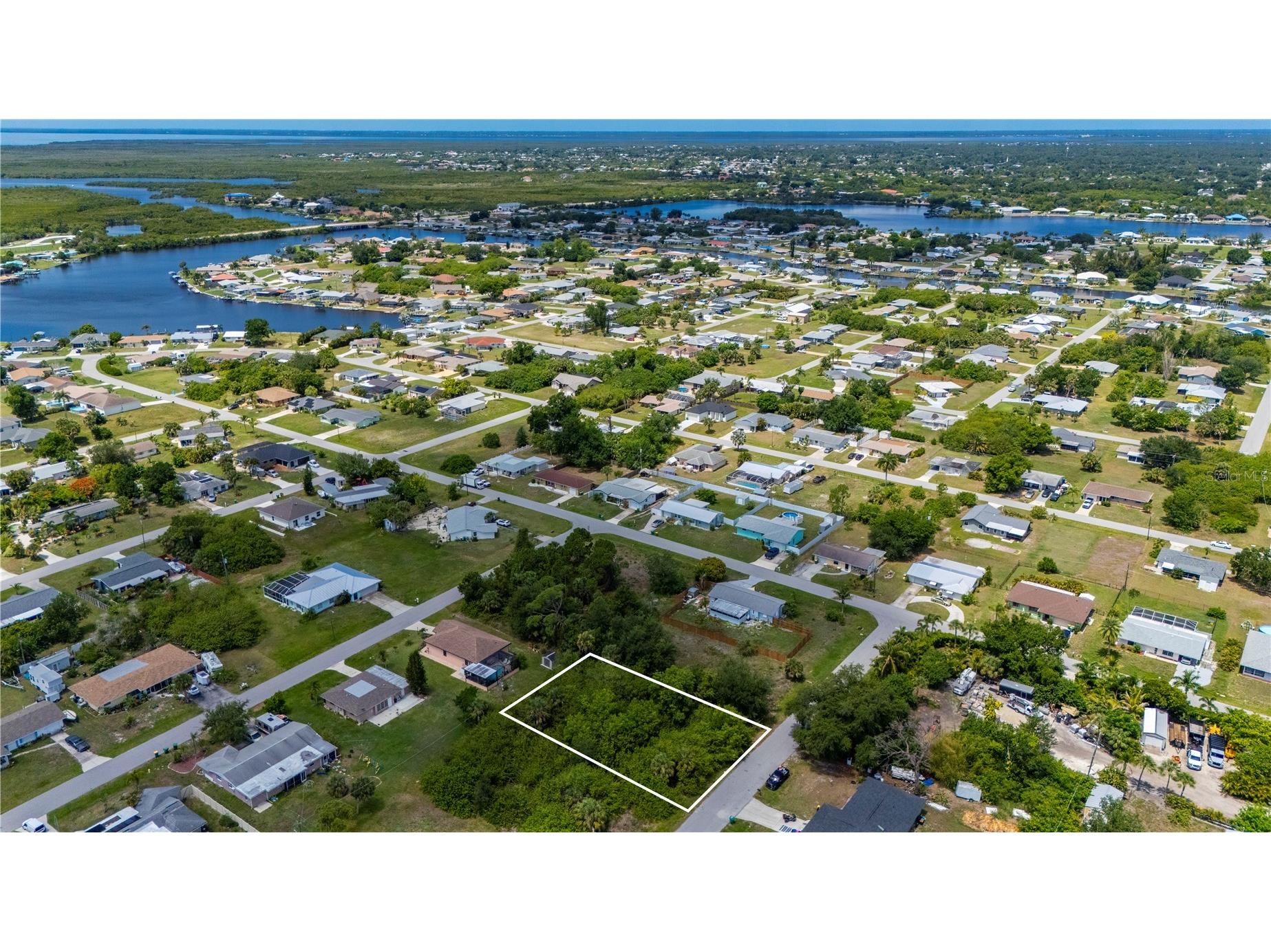 209 Forrest Avenue NW Port Charlotte FL 33952 C7527347 image3