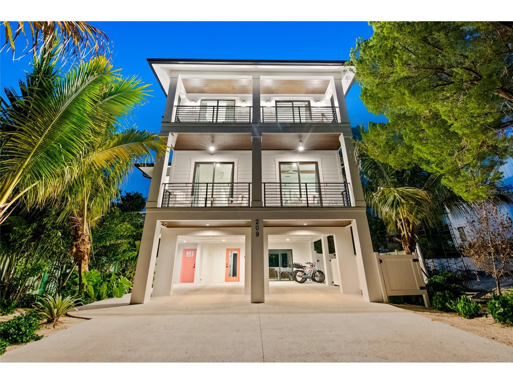 209 Garfield Drive Sarasota FL 34236 A4688244 image1
