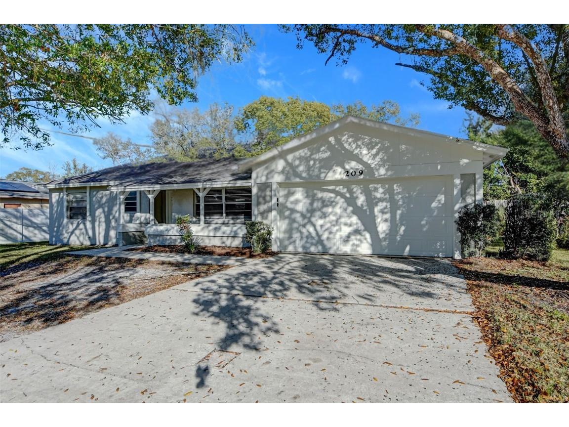 209 Meadow Hills Drive Sanford FL 32773 O6268404 image1