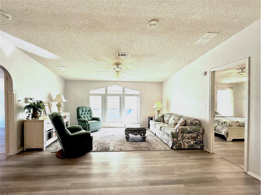 209 N Saint Thomas Circle Apollo Beach FL 33572 TB8444413 image4