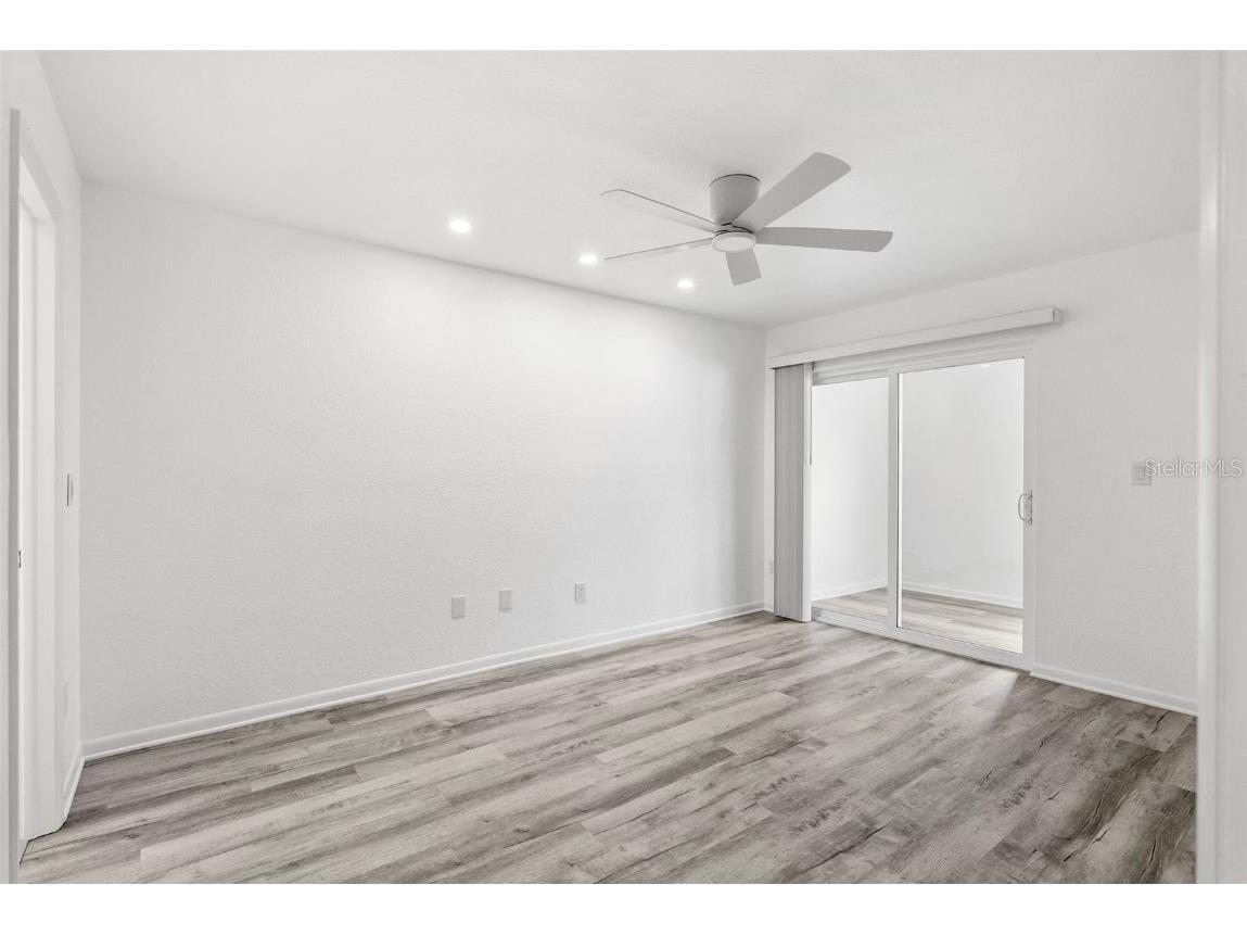 209 NE Lincoln Circle N #105 Saint Petersburg FL 33702 TB8358166 image12