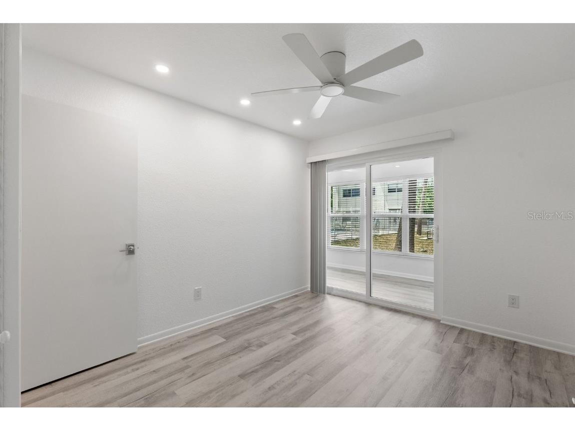 209 NE Lincoln Circle N #105 Saint Petersburg FL 33702 TB8358166 image17