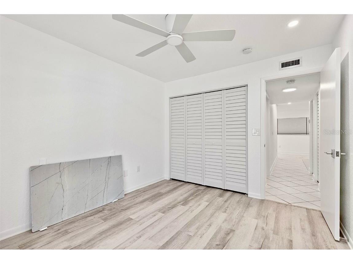 209 NE Lincoln Circle N #105 Saint Petersburg FL 33702 TB8358166 image18