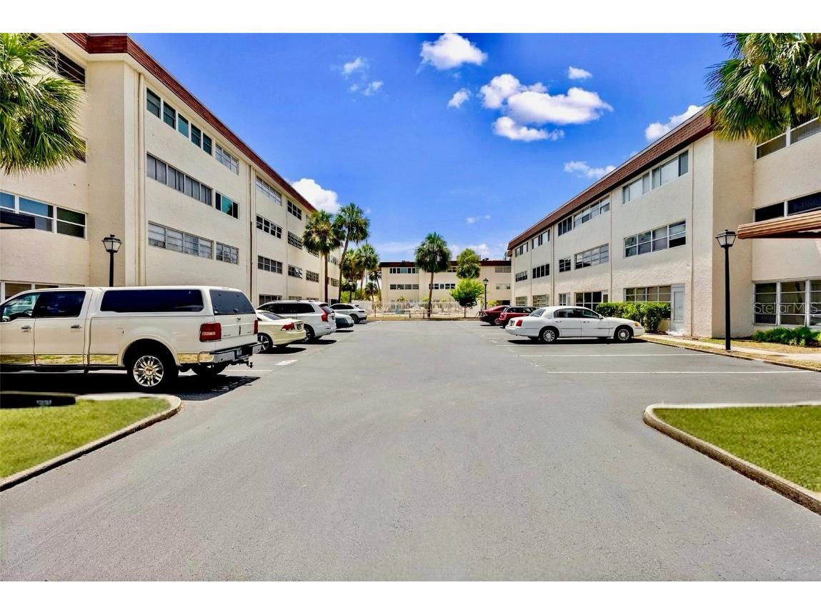 209 NE Lincoln Circle N #105 Saint Petersburg FL 33702 TB8358166 image22