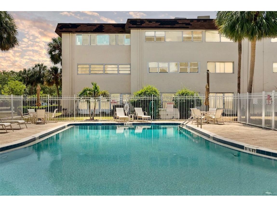 209 NE Lincoln Circle N #105 Saint Petersburg FL 33702 TB8358166 image3