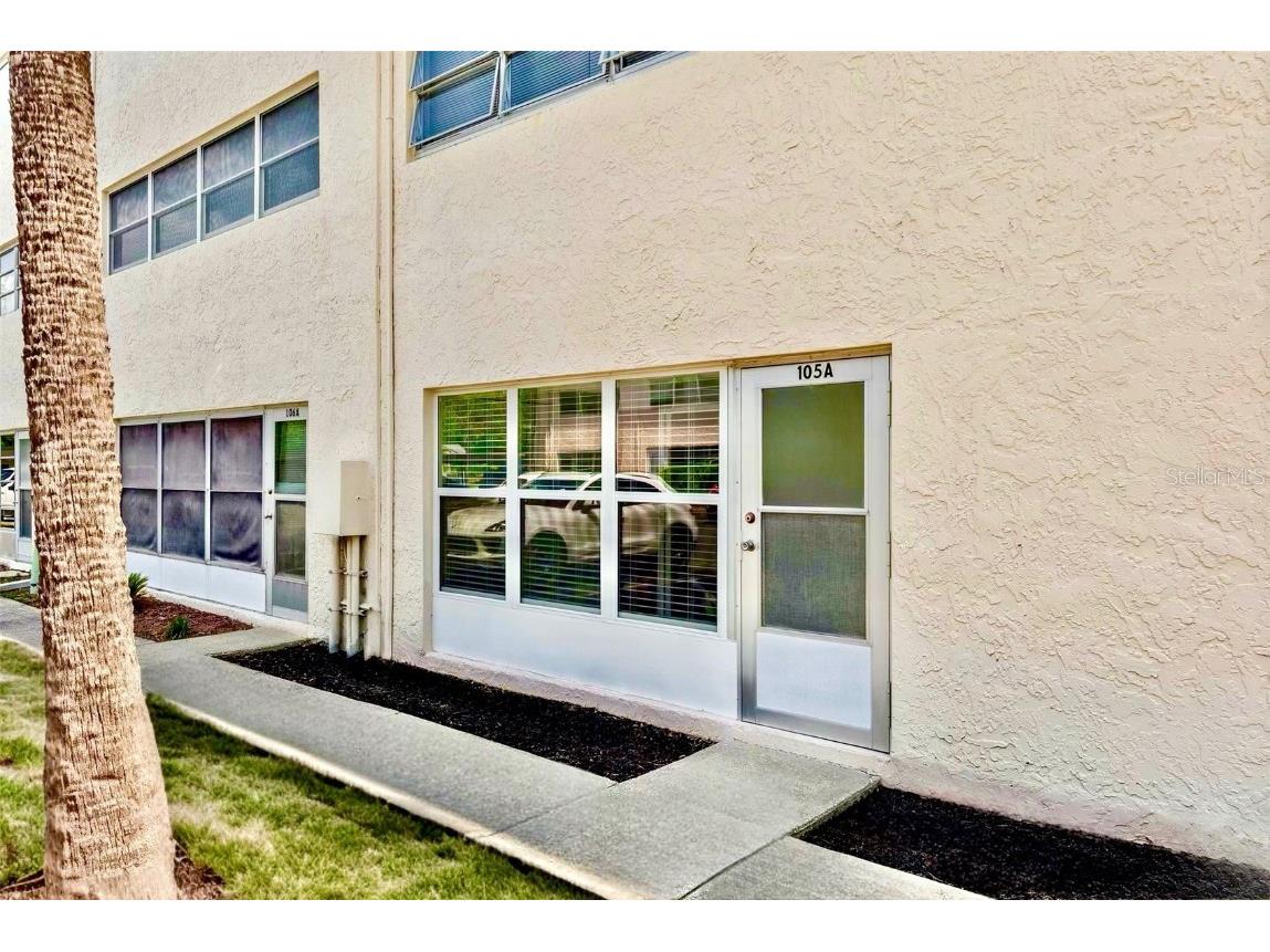 209 NE Lincoln Circle N #105 Saint Petersburg FL 33702 TB8358166 image4