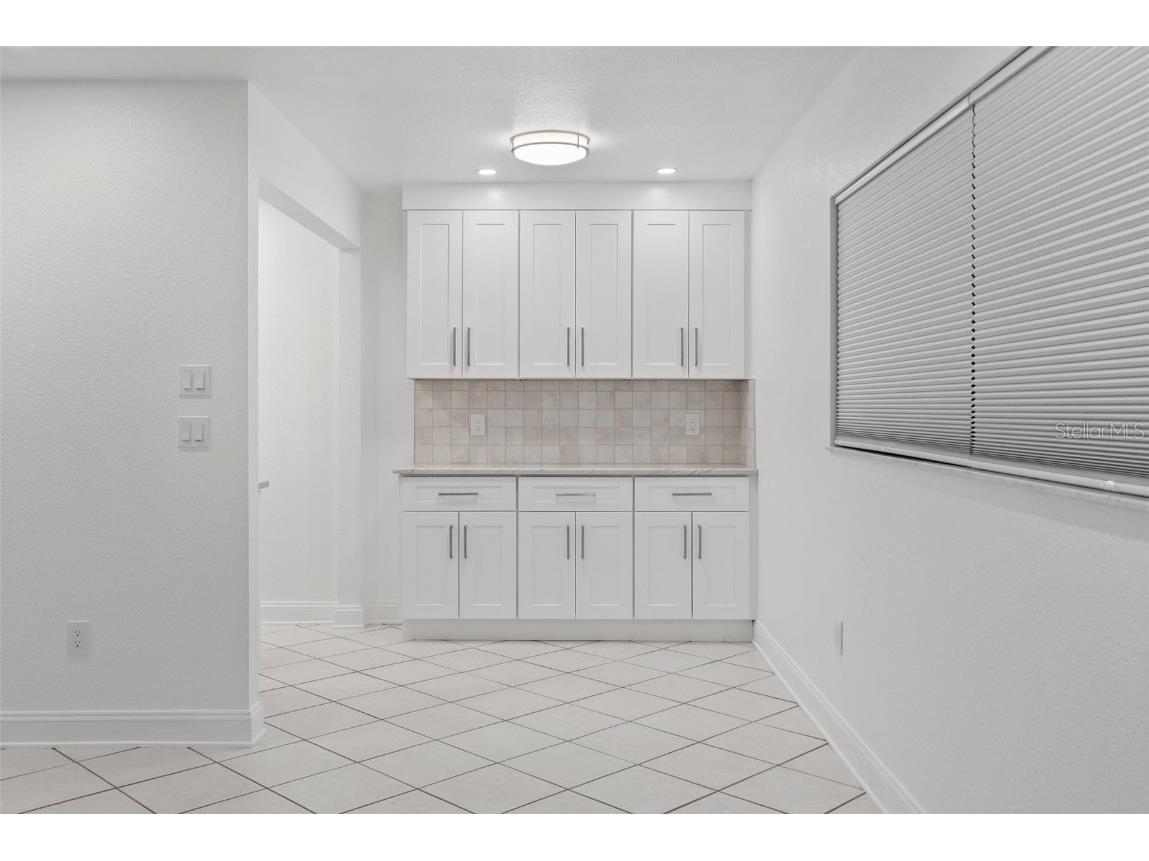 209 NE Lincoln Circle N #105 Saint Petersburg FL 33702 TB8358166 image8