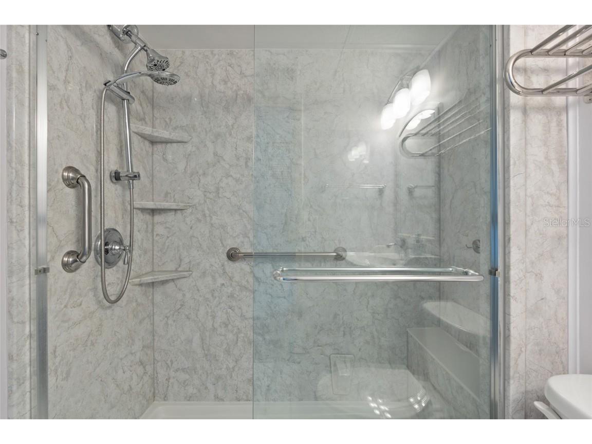 209 NE Lincoln Circle N #109 Saint Petersburg FL 33702 TB8429515 image10