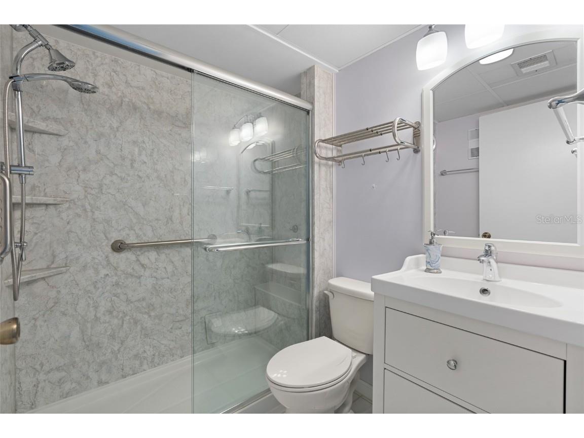 209 NE Lincoln Circle N #109 Saint Petersburg FL 33702 TB8429515 image11