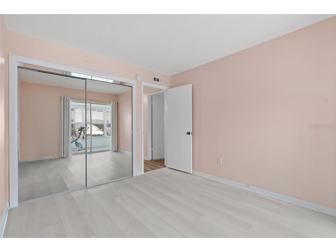 209 NE Lincoln Circle N #109 Saint Petersburg FL 33702 TB8429515 image17