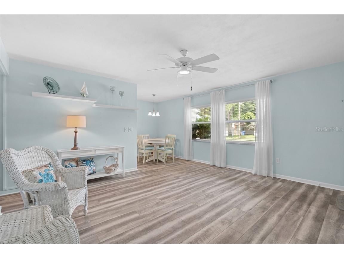 209 NE Lincoln Circle N #109 Saint Petersburg FL 33702 TB8429515 image4