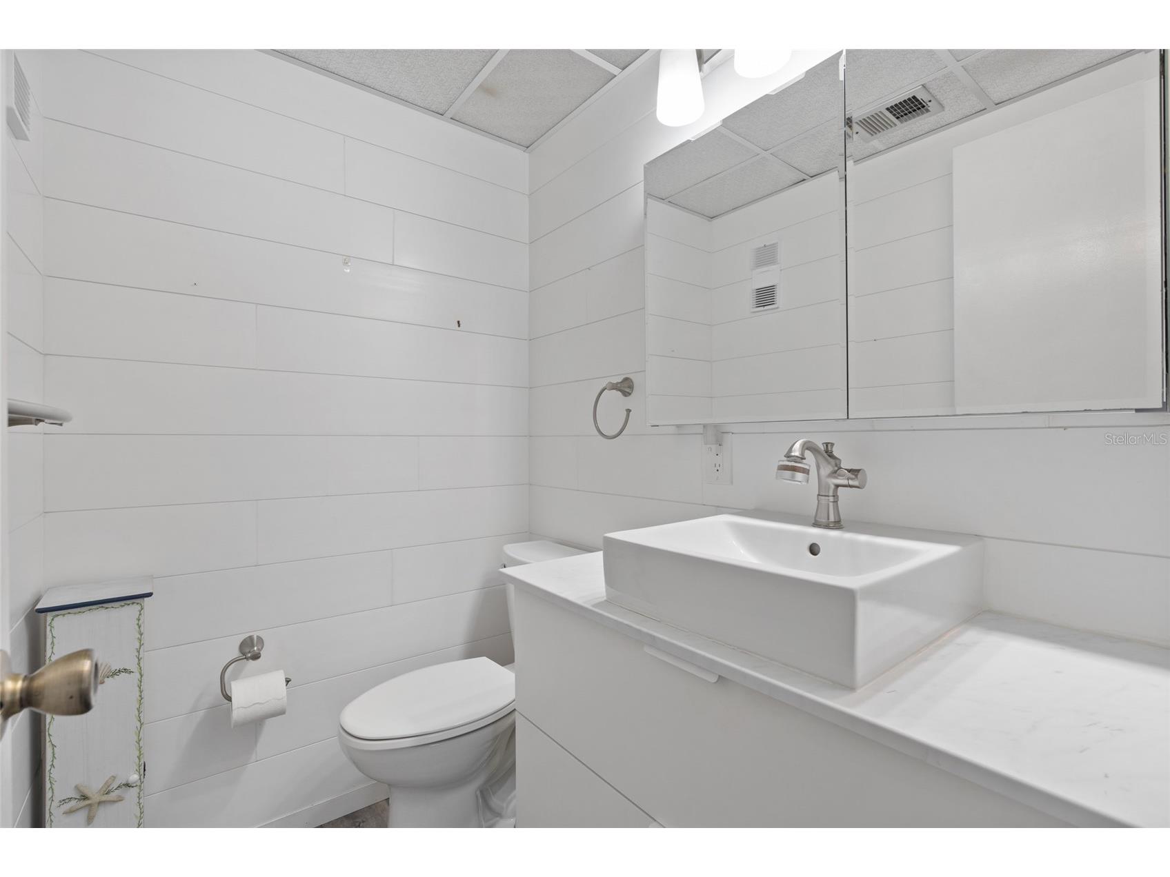 209 NE Lincoln Circle N #109 Saint Petersburg FL 33702 TB8494786 image13