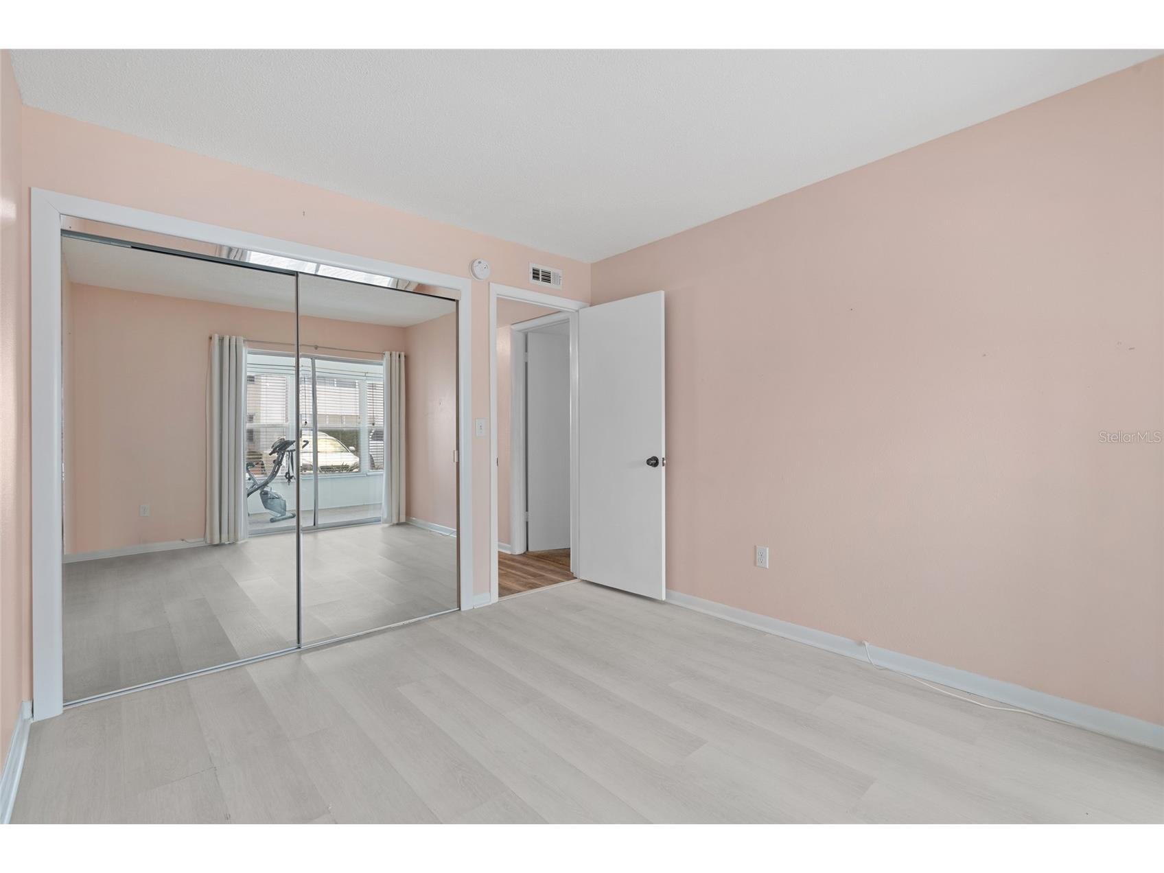 209 NE Lincoln Circle N #109 Saint Petersburg FL 33702 TB8494786 image17