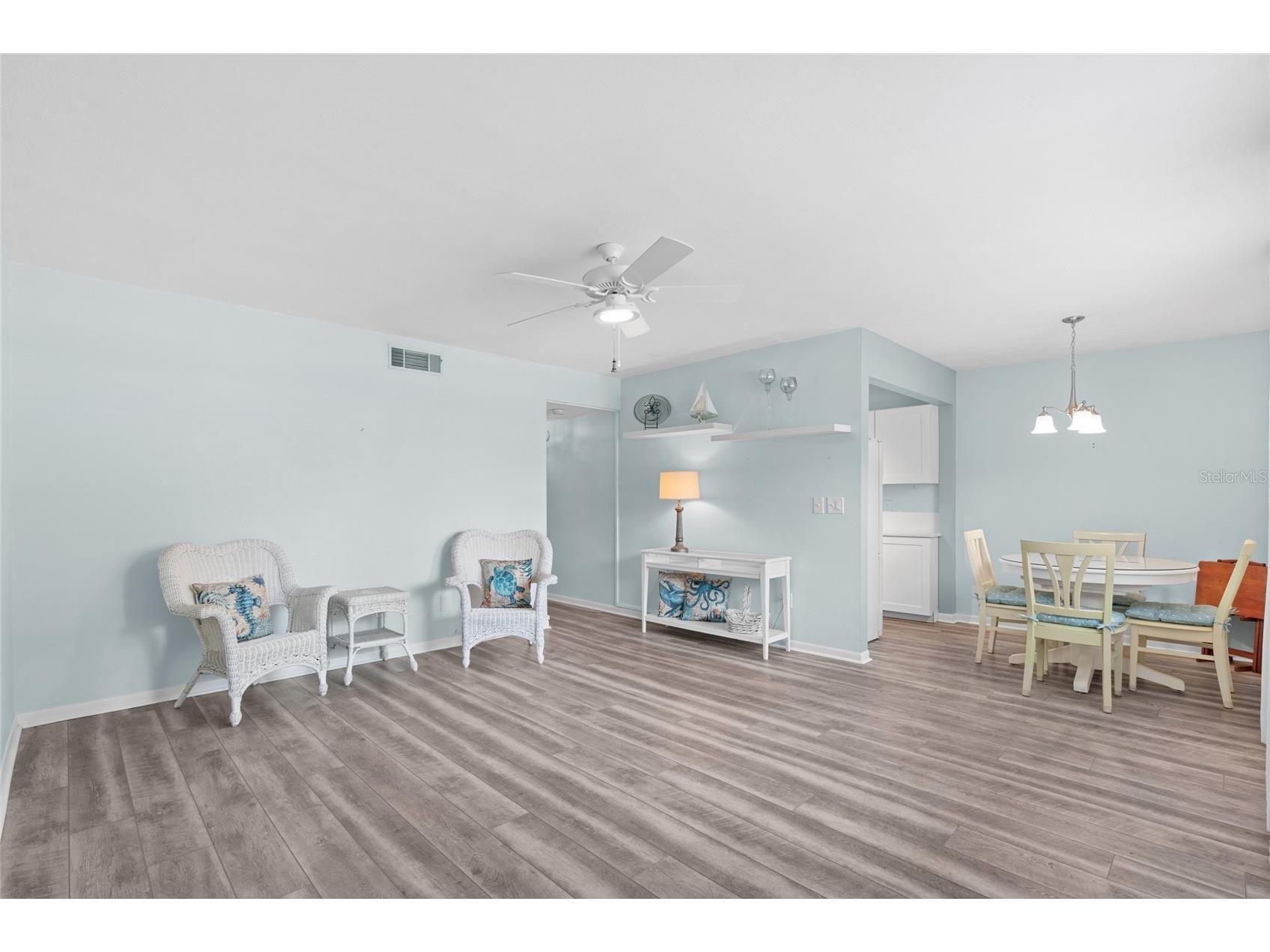 209 NE Lincoln Circle N #109 Saint Petersburg FL 33702 TB8494786 image4