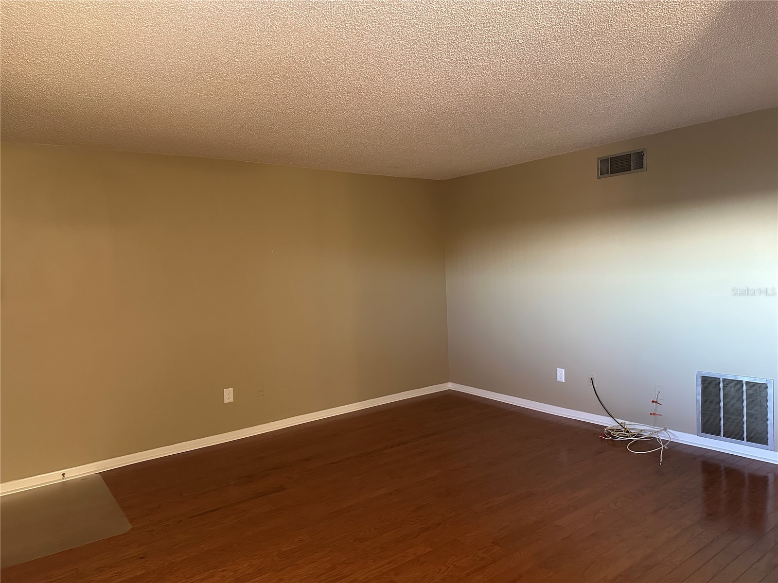 209 NE Lincoln Circle N #406 Saint Petersburg FL 33702 TB8487875 image4