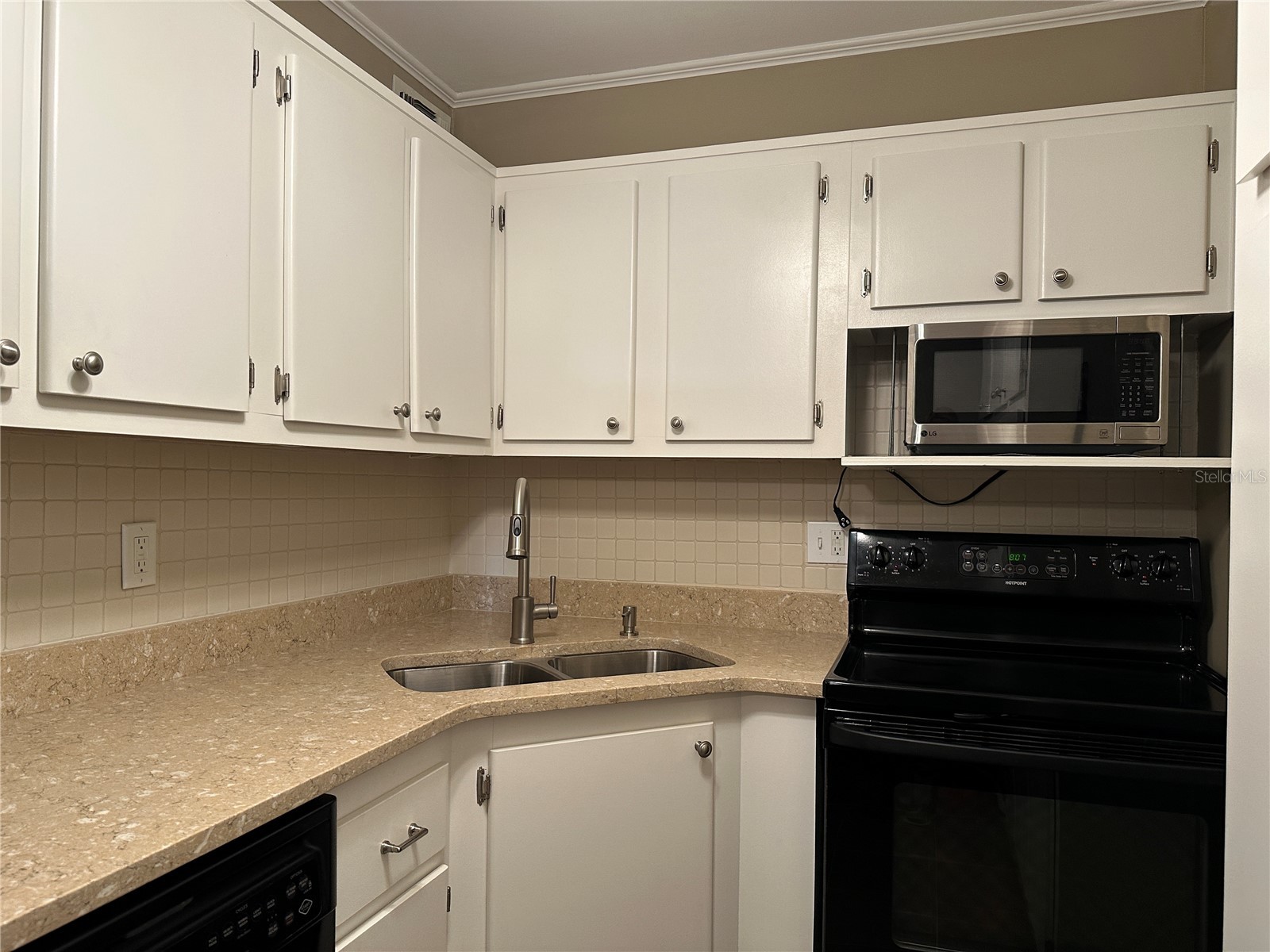 209 NE Lincoln Circle N #406 Saint Petersburg FL 33702 TB8487875 image6