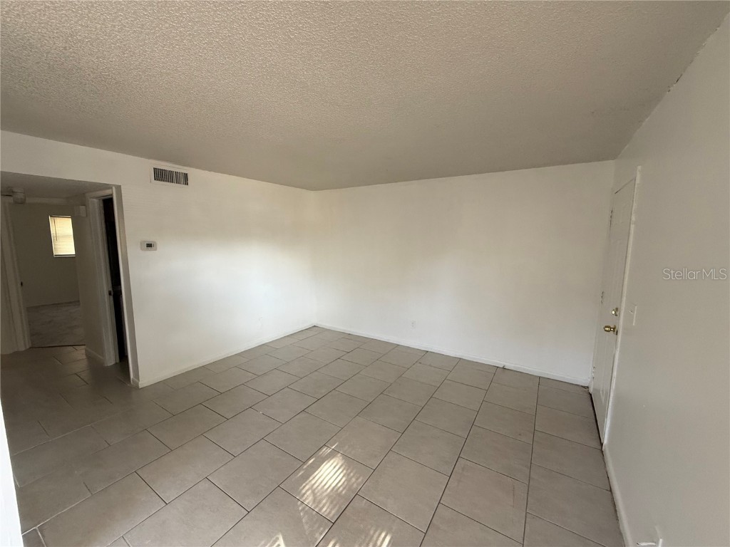 209 NW Jefferson Circle N #10 Saint Petersburg FL 33702 TB8452605 image6