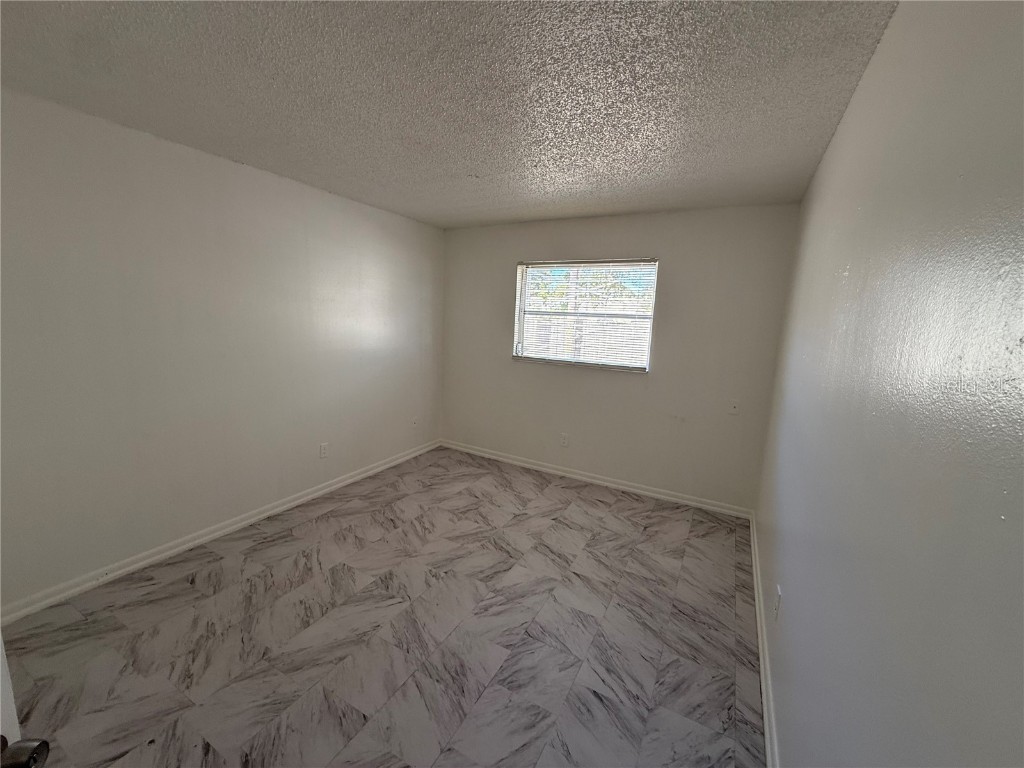 209 NW Jefferson Circle N #10 Saint Petersburg FL 33702 TB8452605 image9