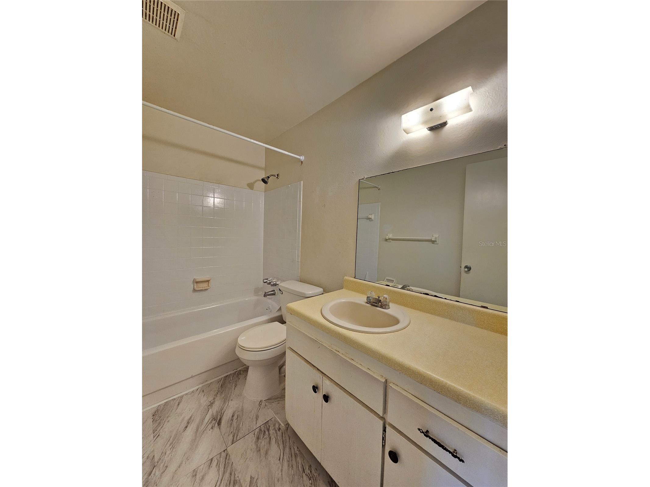209 NW Jefferson Circle N #15 Saint Petersburg FL 33702 TB8508892 image10