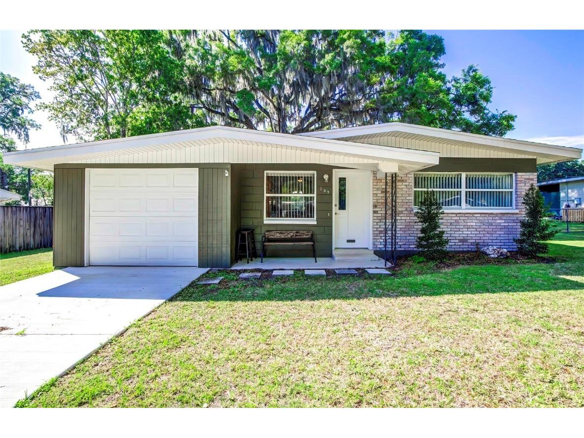 209 Peak Drive Brooksville FL 34601 V4935298 image1