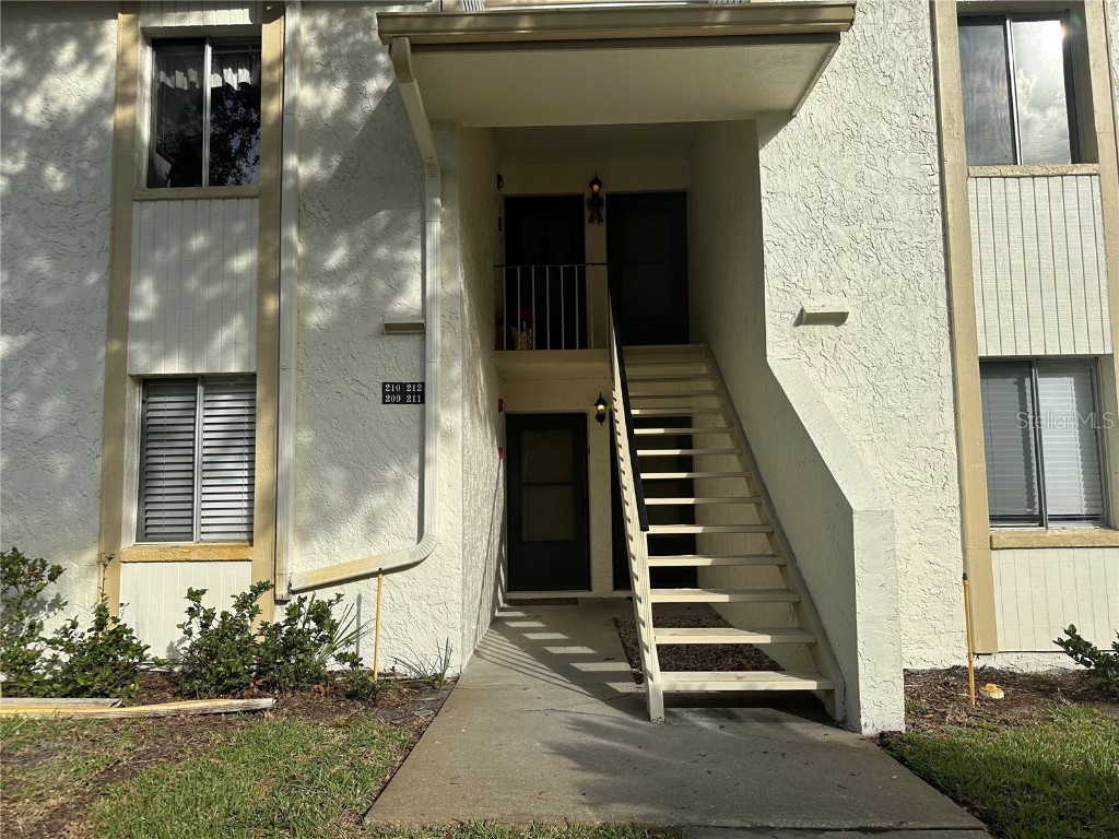 209 Pine Court #3 Oldsmar FL 34677 W7860394 image1